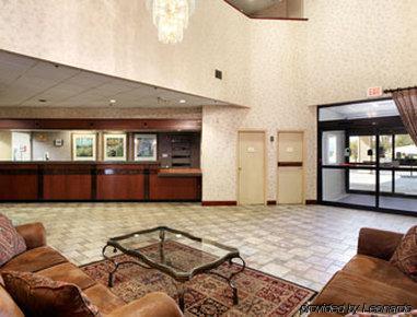 Ramada Moline Hotel East Moline Beltér fotó